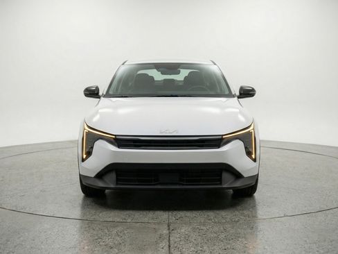 Used 2025 Kia K4 FWD image 2