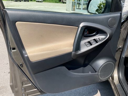 Used 2012 Toyota RAV4 4WD w/ Value Pkg image 24