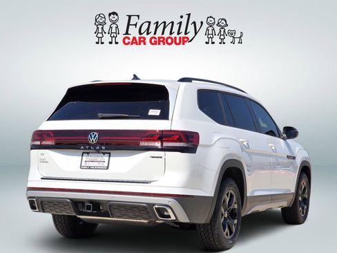 New 2026 Volkswagen Atlas Peak Edition AWD/4WD image 4