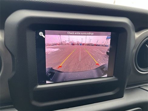 Used 2022 Jeep Gladiator Sport image 20