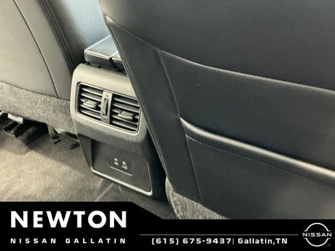 Used 2023 Nissan Rogue SV w/ SV Premium Package AWD/4WD image 17