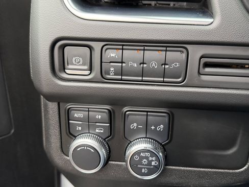Used 2021 GMC Yukon XL SLT AWD/4WD image 25