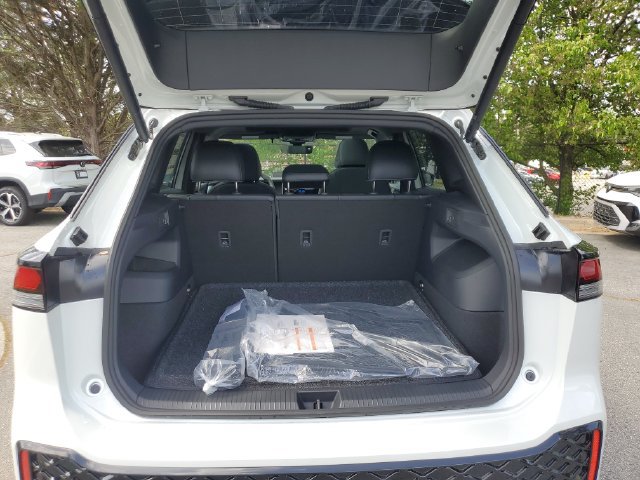 New 2026 Volkswagen Tiguan SE R-Line AWD/4WD image 8