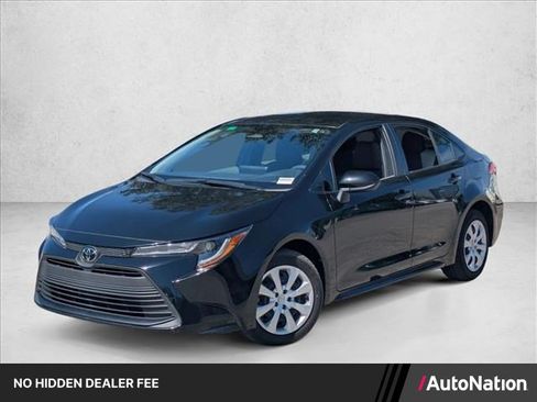Used 2023 Toyota Corolla LE FWD image 1