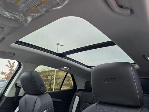 New 2026 Buick Envision Sport Touring image 25