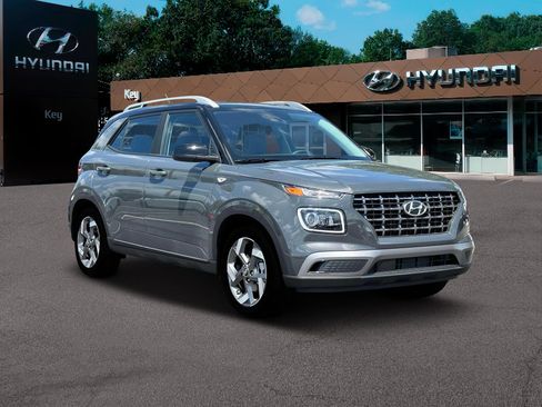 New 2025 Hyundai Venue Limited image 11