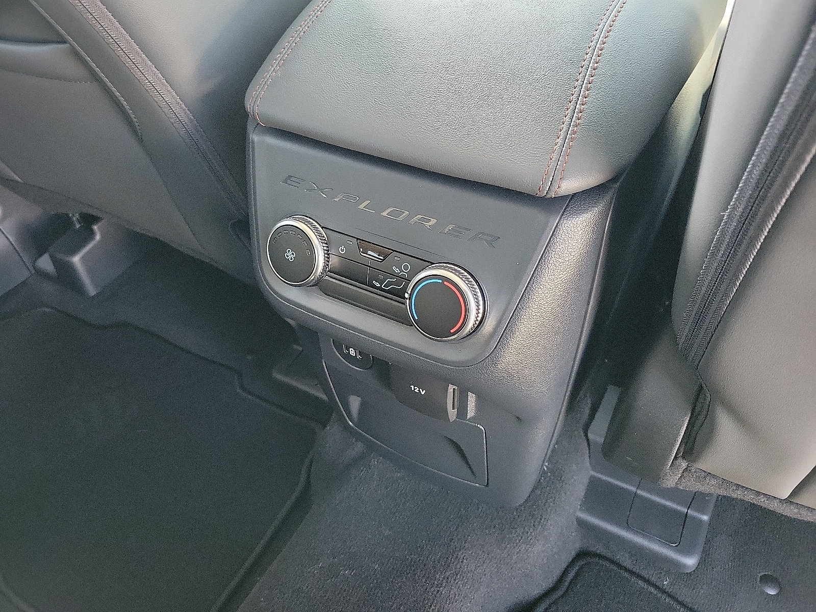 Used 2026 Ford Explorer Active w/ Active Comfort Package RWD image 21