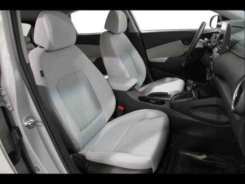 Used 2022 Hyundai Kona SEL image 17