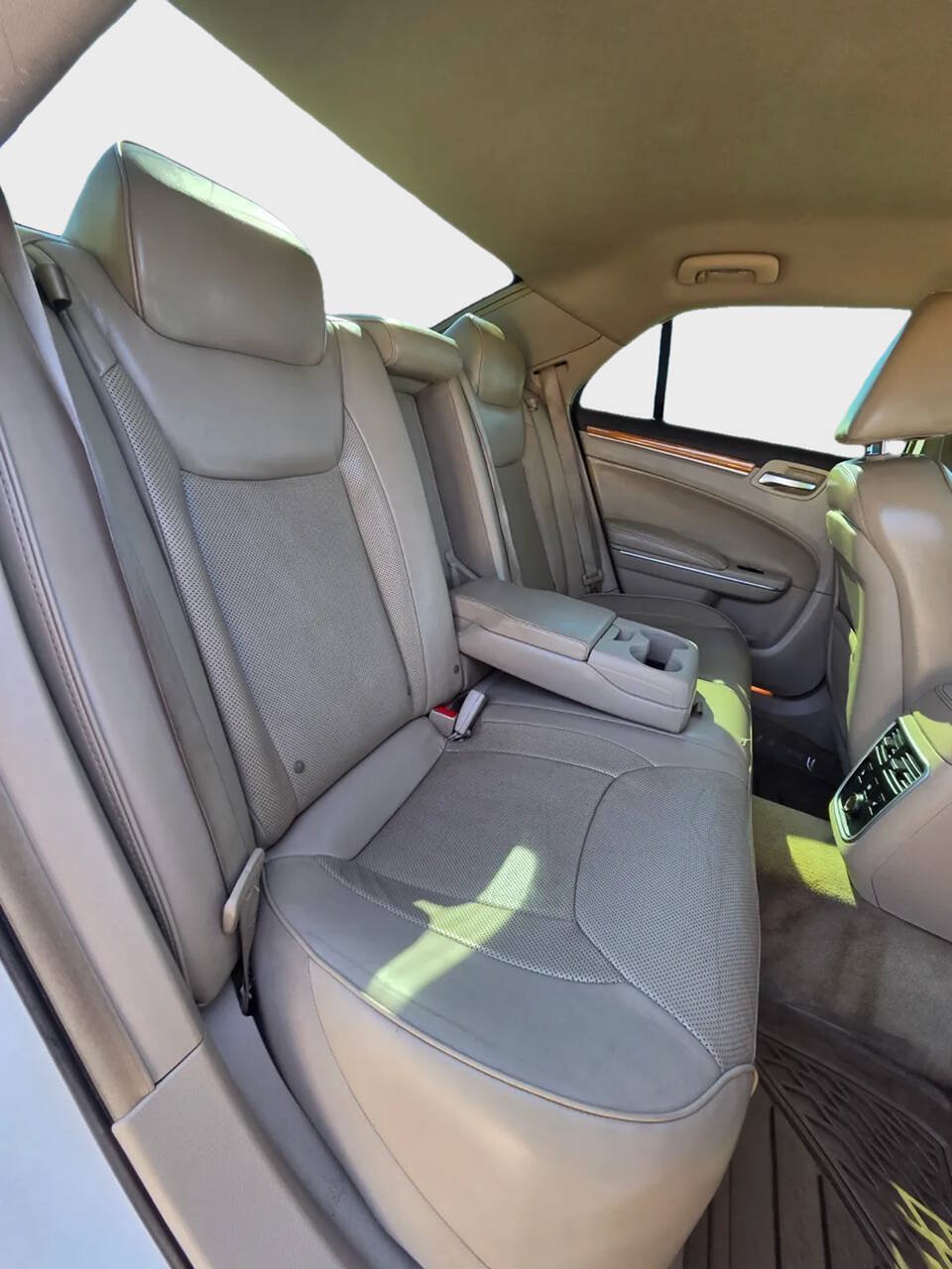 Used 2014 Chrysler 300 C AWD/4WD image 13