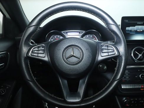 Used 2018 Mercedes-Benz GLA 250 4MATIC image 23