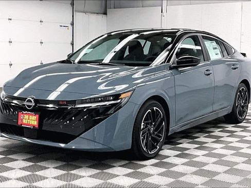 New 2026 Nissan Sentra SR FWD image 3