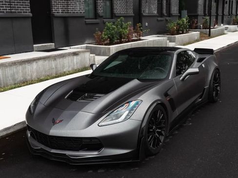 Used 2015 Chevrolet Corvette Z06 w/ 2LZ Preferred Equipment Group RWD image 1