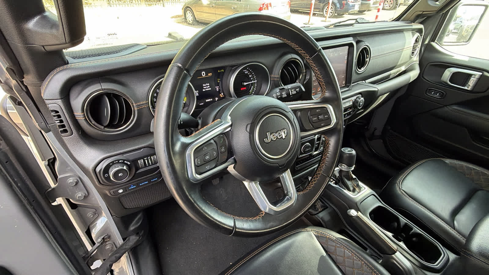 Used 2022 Jeep Wrangler Unlimited Sahara AWD/4WD image 10