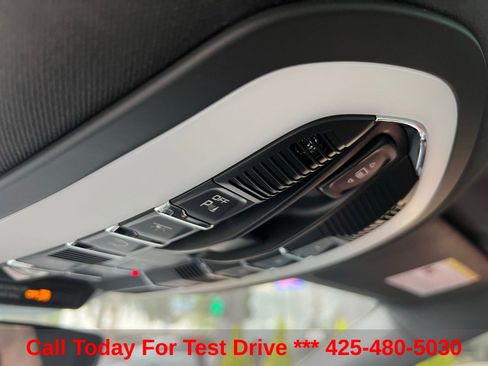 Used 2021 Porsche Macan S AWD/4WD image 36