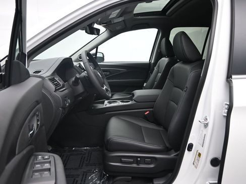 New 2025 Honda Ridgeline RTL image 21