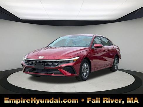 New 2024 Hyundai Elantra SEL image 1
