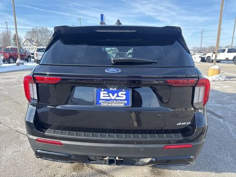 Used 2025 Ford Explorer ST-Line w/ Premium Package image 6