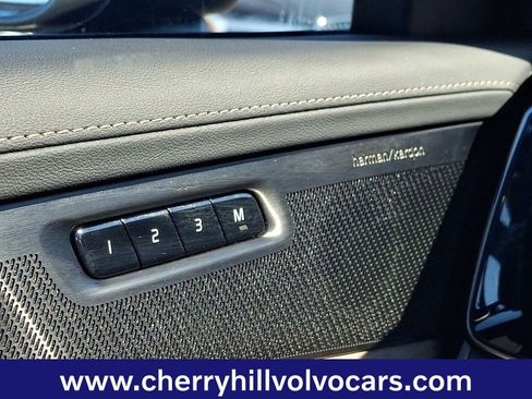 Certified 2025 Volvo XC90 B5 Plus image 24