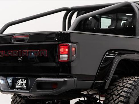 Used 2026 Jeep Gladiator Sport image 8