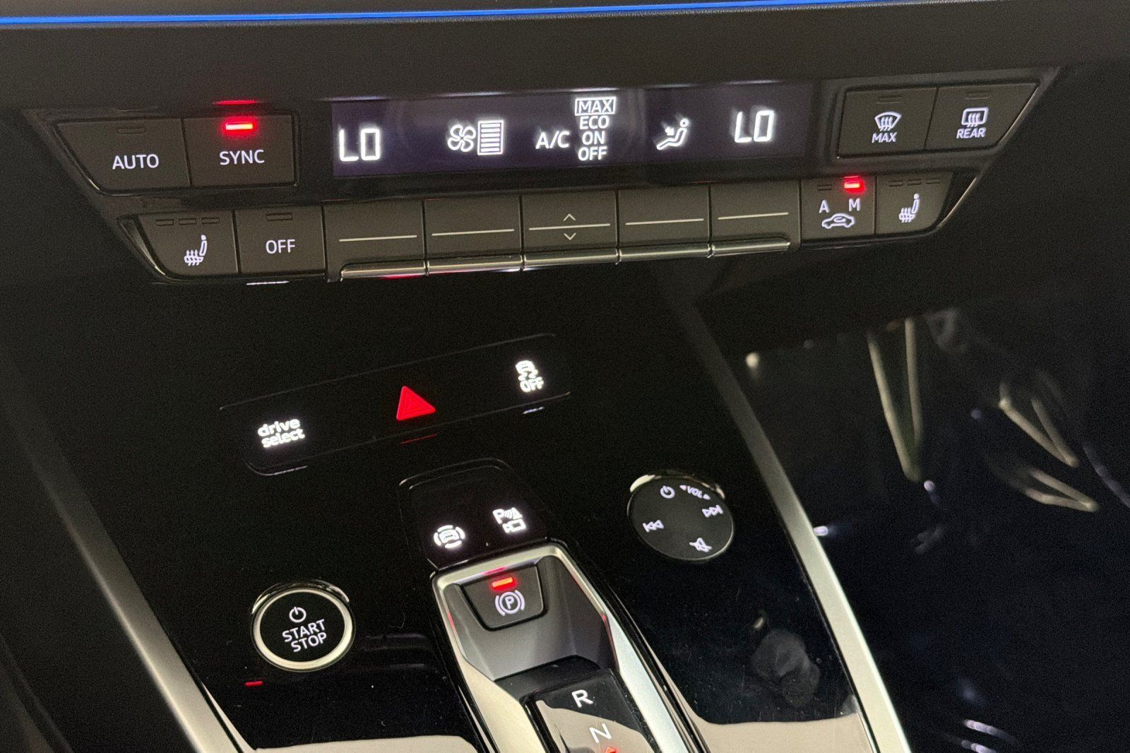 Certified 2023 Audi Q4 e-tron Premium Plus w/ Premium Plus AWD/4WD image 20