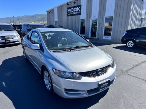 Used 2011 Honda Civic LX image 1