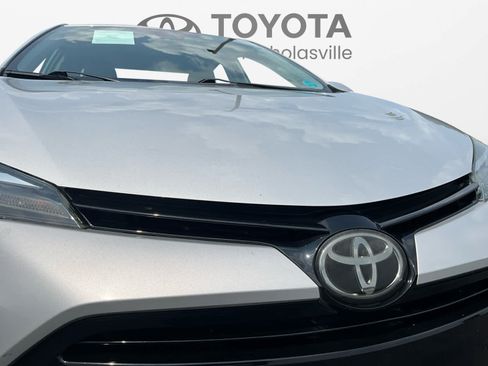 Used 2018 Toyota Corolla LE FWD image 9