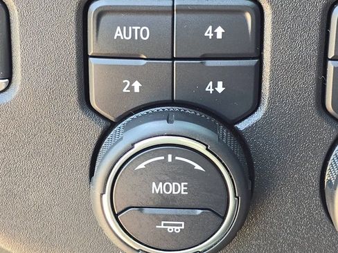 Used 2024 Chevrolet Silverado 1500 ZR2 w/ Technology Package AWD/4WD image 39