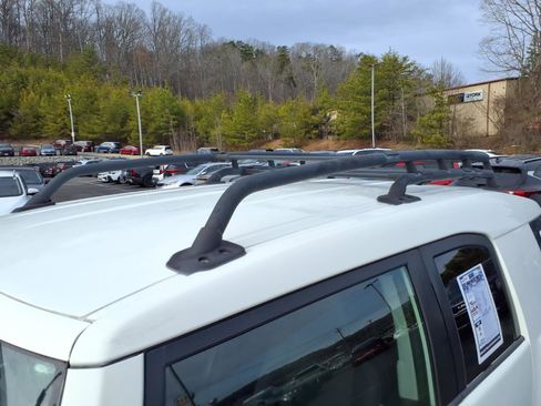 Used 2011 Toyota FJ Cruiser Base image 10