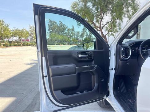 Used 2021 GMC Sierra 1500 AT4 w/ Technology Package AWD/4WD image 17