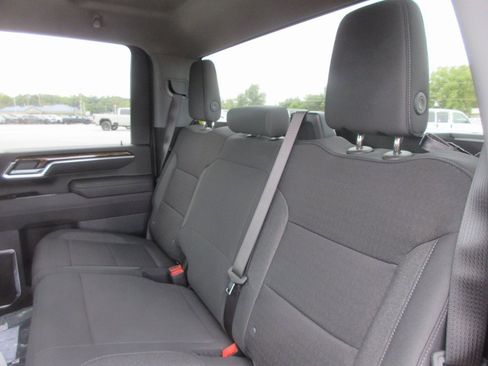 New 2026 GMC Sierra 2500 SLE w/ SLE Value Package; image 16