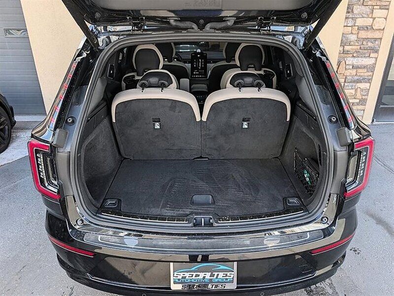 Used 2025 Volvo EX90 Ultra AWD/4WD image 32