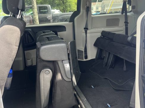 Used 2013 Dodge Grand Caravan SE FWD image 5