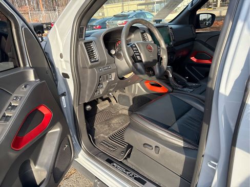 Used 2023 Nissan Frontier PRO-4X w/ Pro-4X Premium Package image 14