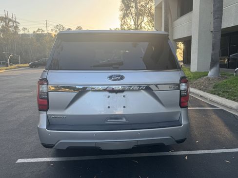 Used 2019 Ford Expedition Max Limited RWD image 4