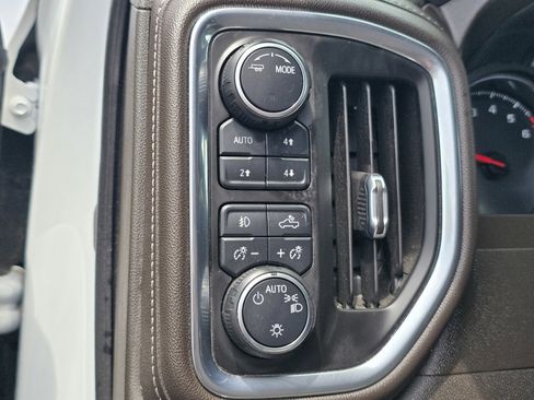 Used 2020 Chevrolet Silverado 1500 LT Trail Boss AWD/4WD image 6
