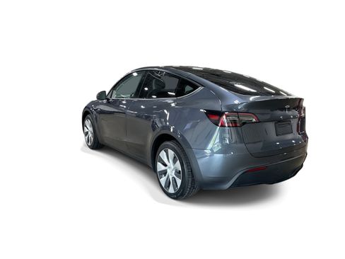 Certified 2023 Tesla Model Y Long Range AWD/4WD image 4