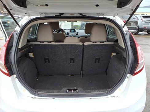 Used 2016 Ford Fiesta SE w/ Cold Weather Package image 8