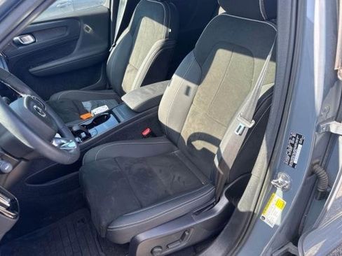 Used 2023 Volvo XC40 Recharge Ultimate w/ Protection Package Premier image 6