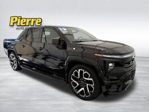 Used 2025 Chevrolet Silverado EV RST AWD/4WD image 8