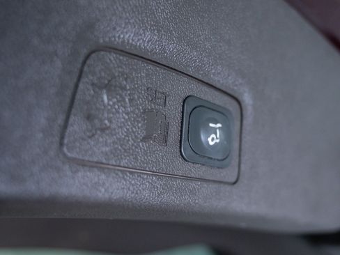 Used 2019 Lincoln MKC Select w/ Select Plus Package image 9