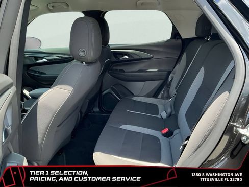 Used 2025 Chevrolet TrailBlazer LT AWD/4WD image 19