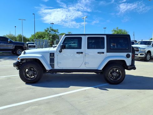 Used 2018 Jeep Wrangler Unlimited Sport AWD/4WD image 8