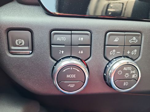 New 2026 GMC Sierra 2500 SLT w/ SLT Convenience Package image 23