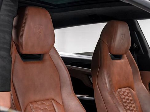 Used 2022 Lamborghini Urus image 39