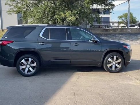 Used 2018 Chevrolet Traverse LT AWD/4WD image 9