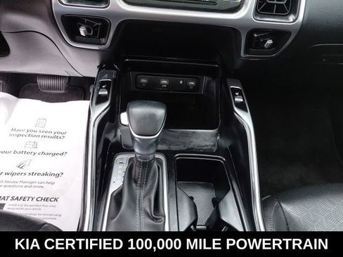 Certified 2022 Kia Sorento EX w/ Panoramic Sunroof Package FWD image 12