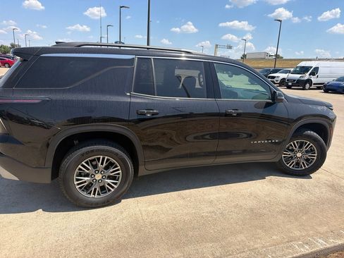 Used 2024 Chevrolet Traverse LT w/ LPO, Floor Liner Package AWD/4WD image 15