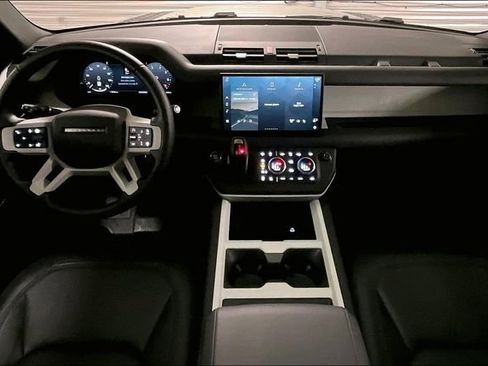 Certified 2025 Land Rover Defender 130 S image 18