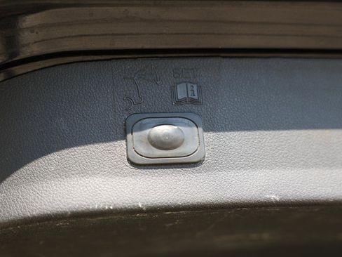 Used 2015 Ford Escape Titanium image 38