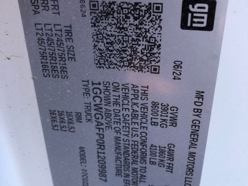 Used 2024 Chevrolet Express 2500 w/ Driver Convenience Package image 30